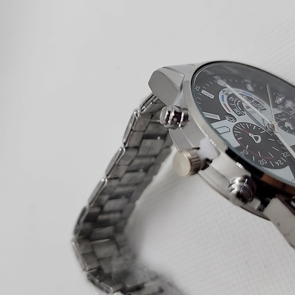 Men's Triple Dial Quartz Silver Tone Watch & Bracelet Set - Picture 8 of 11